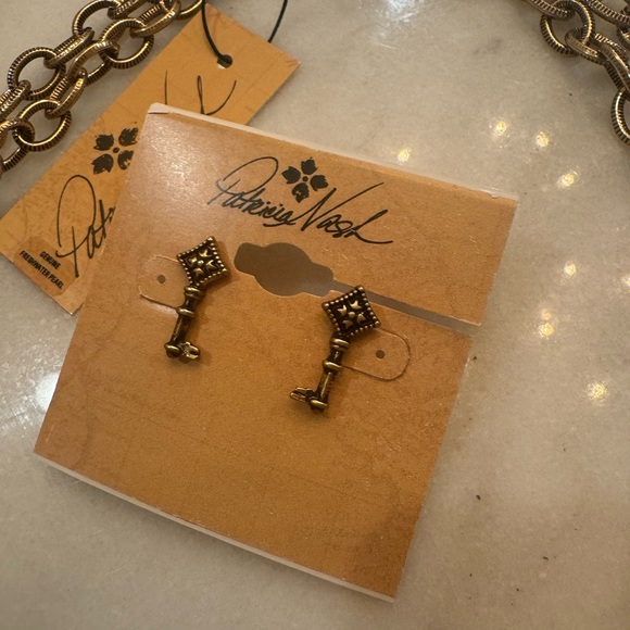 NWT Patricia Nash World Coin Necklace and Key Std earrings set - Picture 7 of 9